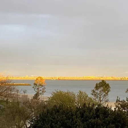 Villa La Maison Blanche 2- Grande Maison Familiale Vue Mer Baie La Rochelle La Rochelle (Charente-Maritime)