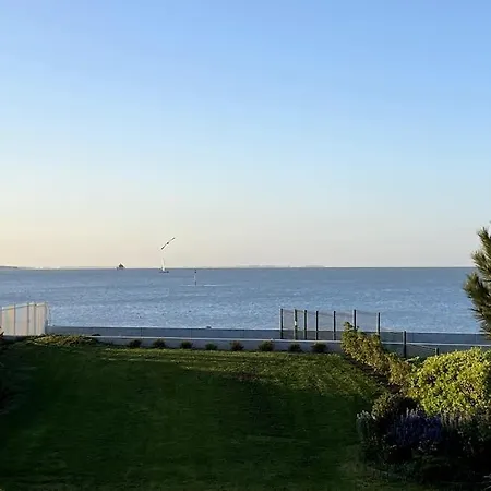 La Maison Blanche 2- Grande Maison Familiale Vue Mer Baie La Rochelle Villa